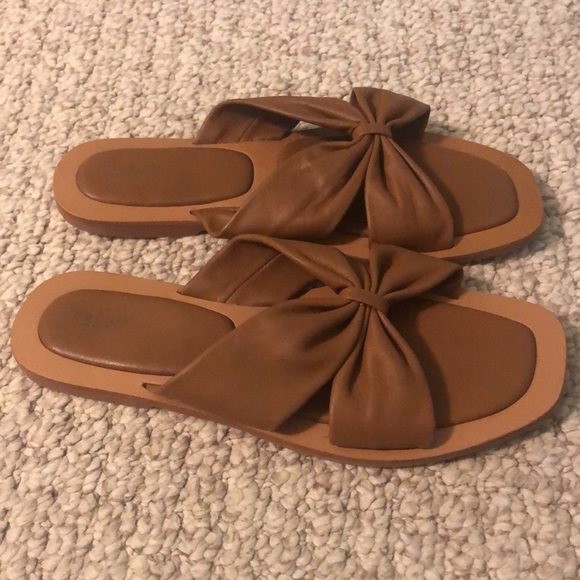 Size 9 Crevo Brown Leather Sandals - Picture 5 of 5